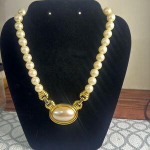 Napier pearl necklace